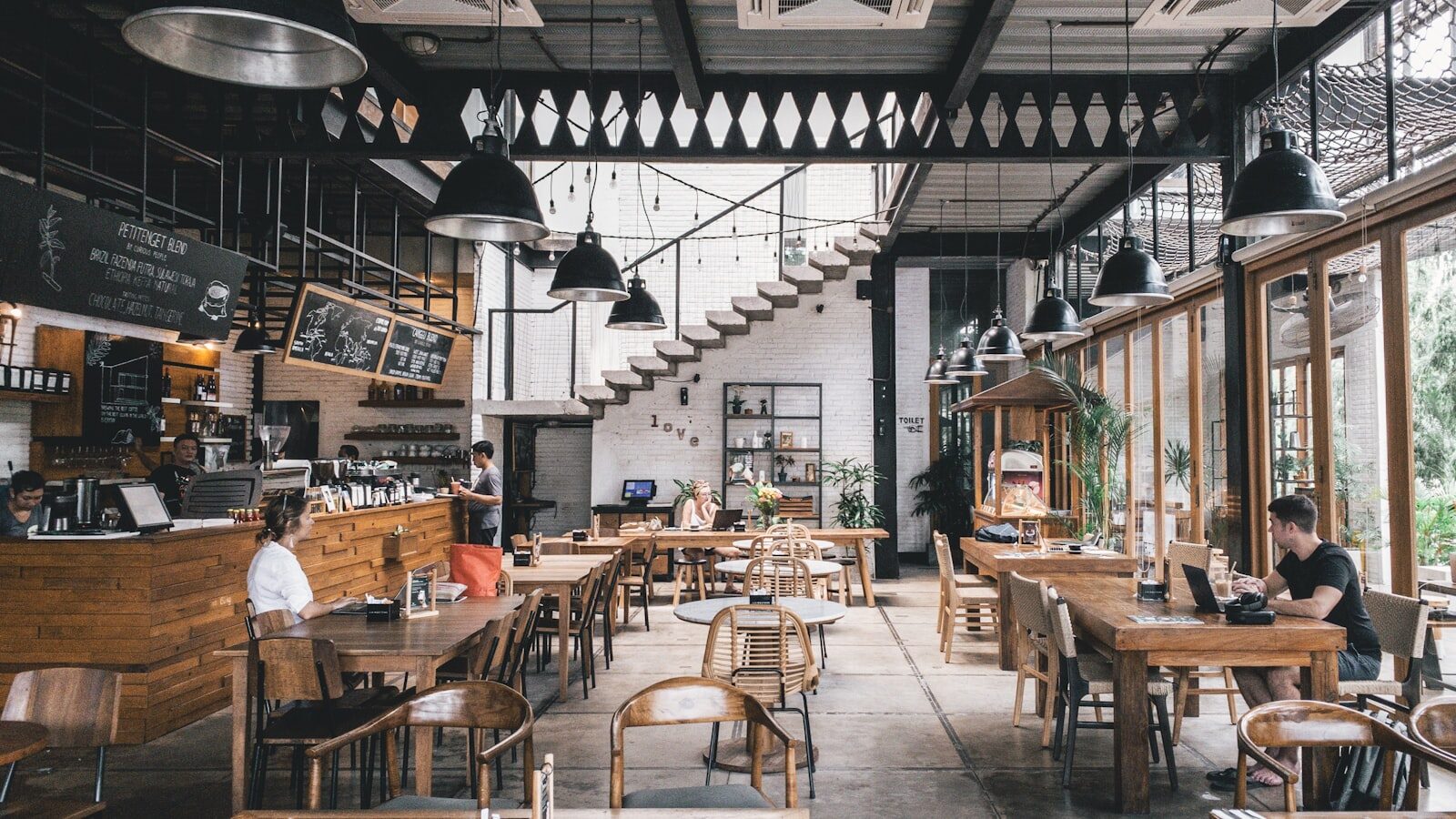 Manukoko Rek Restaurant and Guesthouses